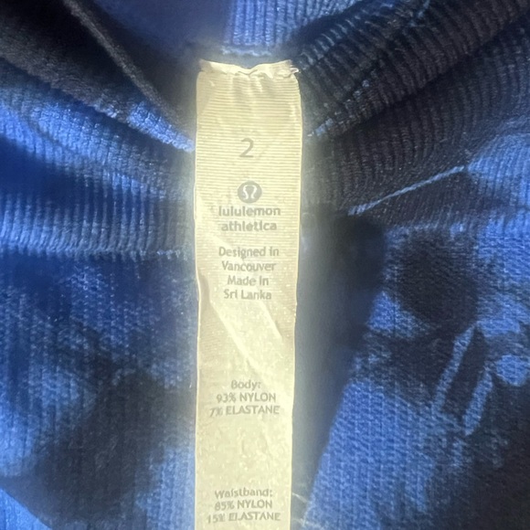 Lululemon cropped leggings size 2 - Picture 9 of 10